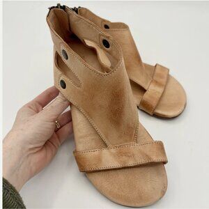 BED STU Soto Sandals Genuine Leather Sand Rustic Light Tan Studded Women’s 7